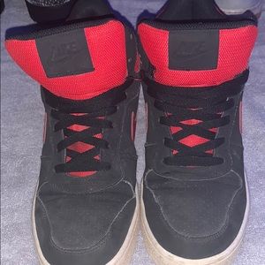 NIKE WOMENS HIGH TOPS SIZE 8